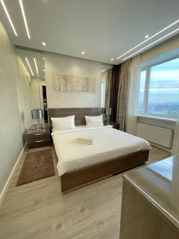 Vip Apartment 120M2 With Panoramic Windows, 22 Floor. Obolon 基輔 外观 照片